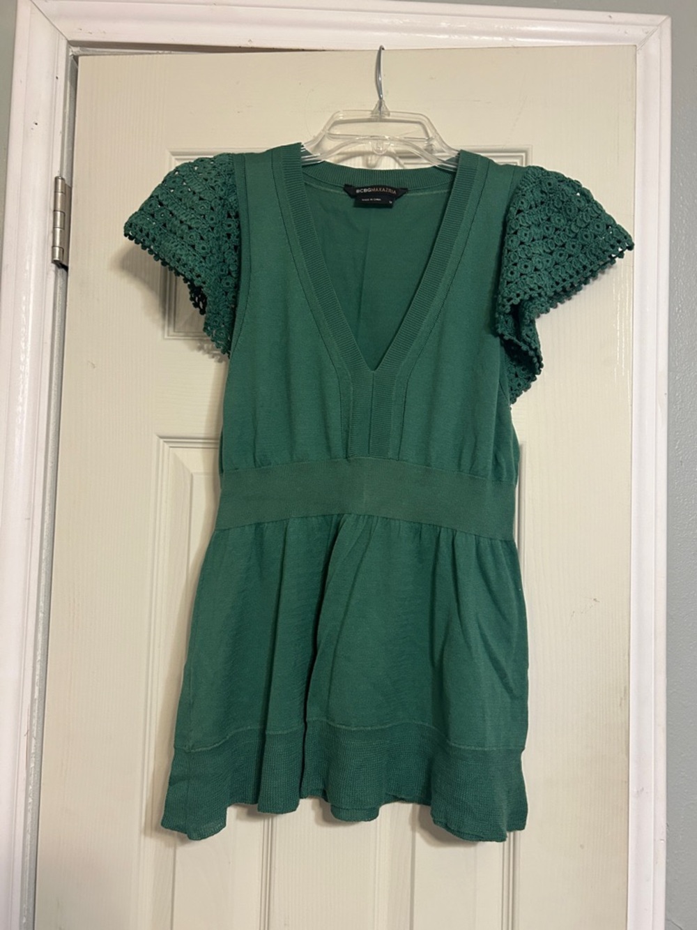 2/$25, 3/$30 BCBGMAXAZRIA green knit top
